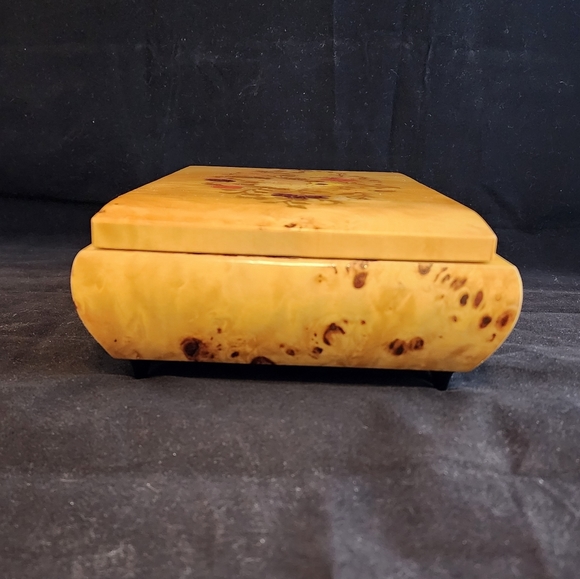 Vtg C. Industries Burl Wood Inlaid Wood Florals Music Box "Sunrise, Sunset" USA - Picture 3 of 17